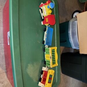 VINTAGE FISHER-PRICE CIRCUS TRAIN #991 LITTLE PEOPLE TRAIN SET